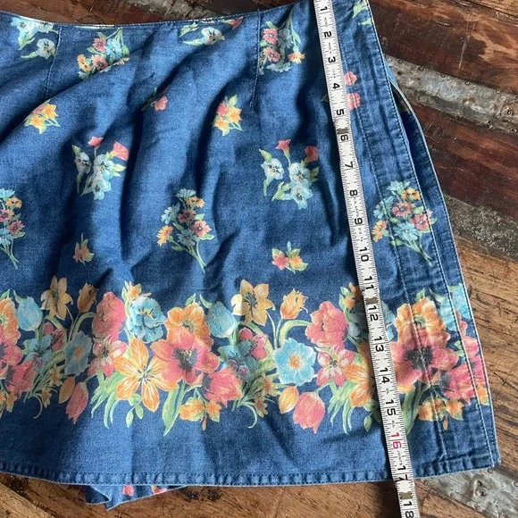 •VTG. Liz Claiborne•Jean Skort•Size 10 - Picture 6 of 6